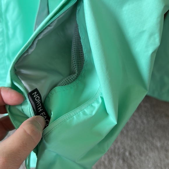The North Face 💚 Jacket - Picture 9 of 16